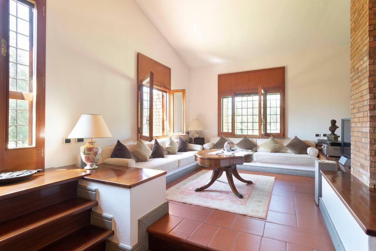 Villa In Via Della Marcigliana Casale Torre San Giovanni Экстерьер фото