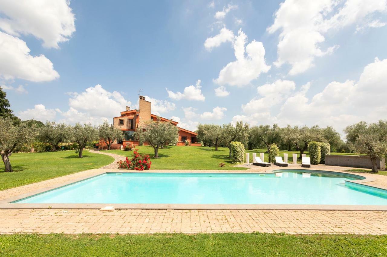 Villa In Via Della Marcigliana Casale Torre San Giovanni Экстерьер фото