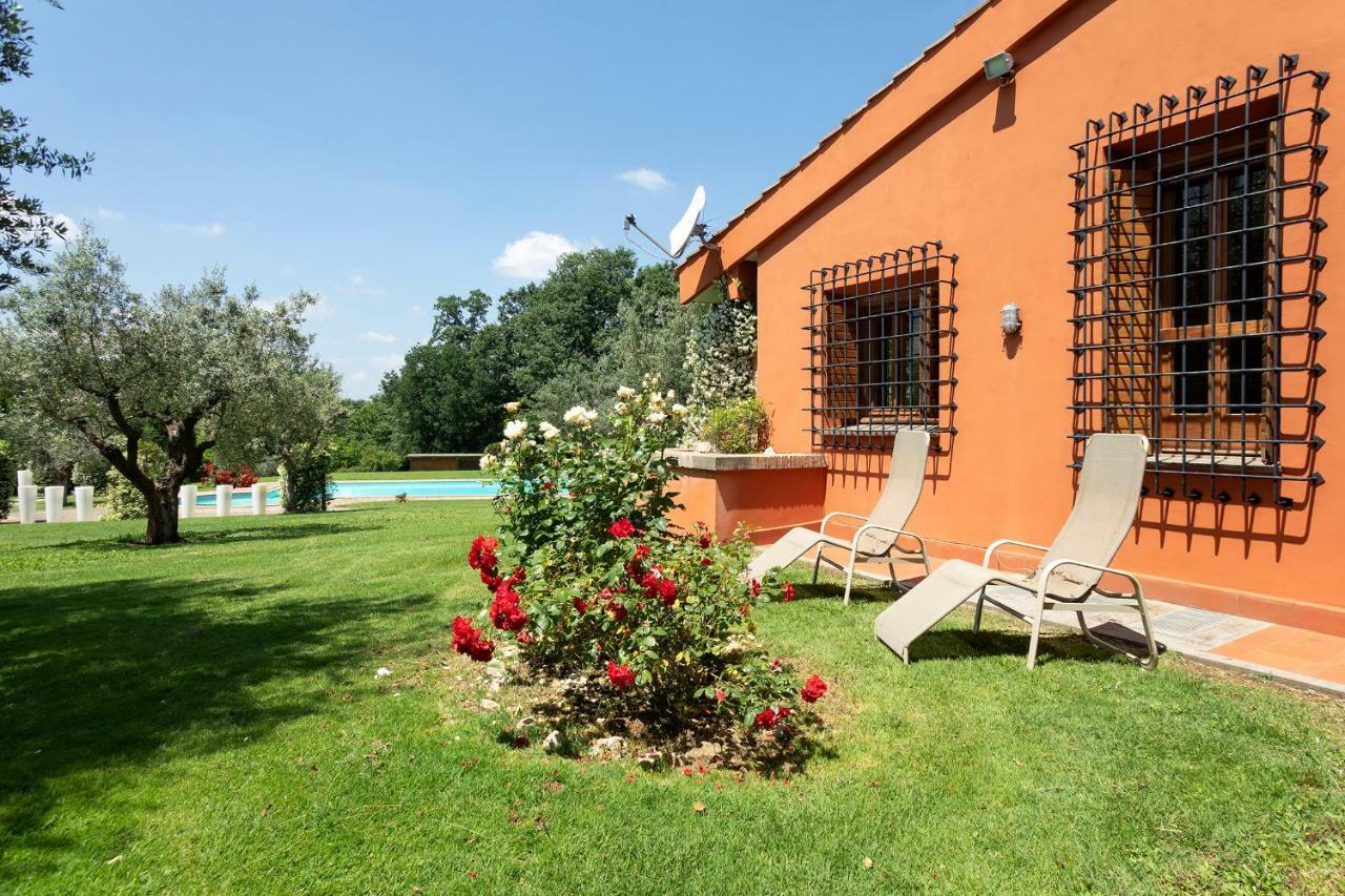 Villa In Via Della Marcigliana Casale Torre San Giovanni Экстерьер фото