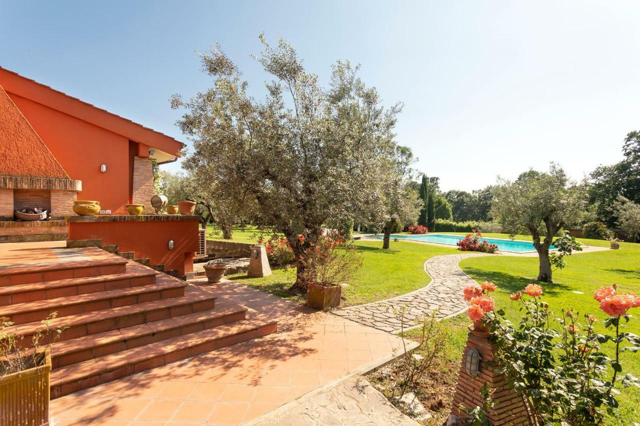 Villa In Via Della Marcigliana Casale Torre San Giovanni Экстерьер фото